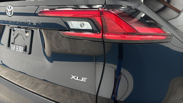Used 2025 Midnight Black Metallic Toyota XLE image 39