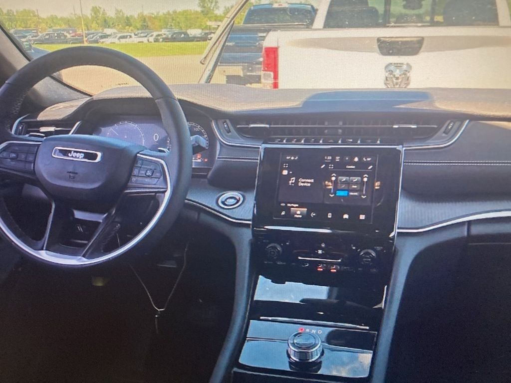 Used 2024 White Jeep Altitude X image 11