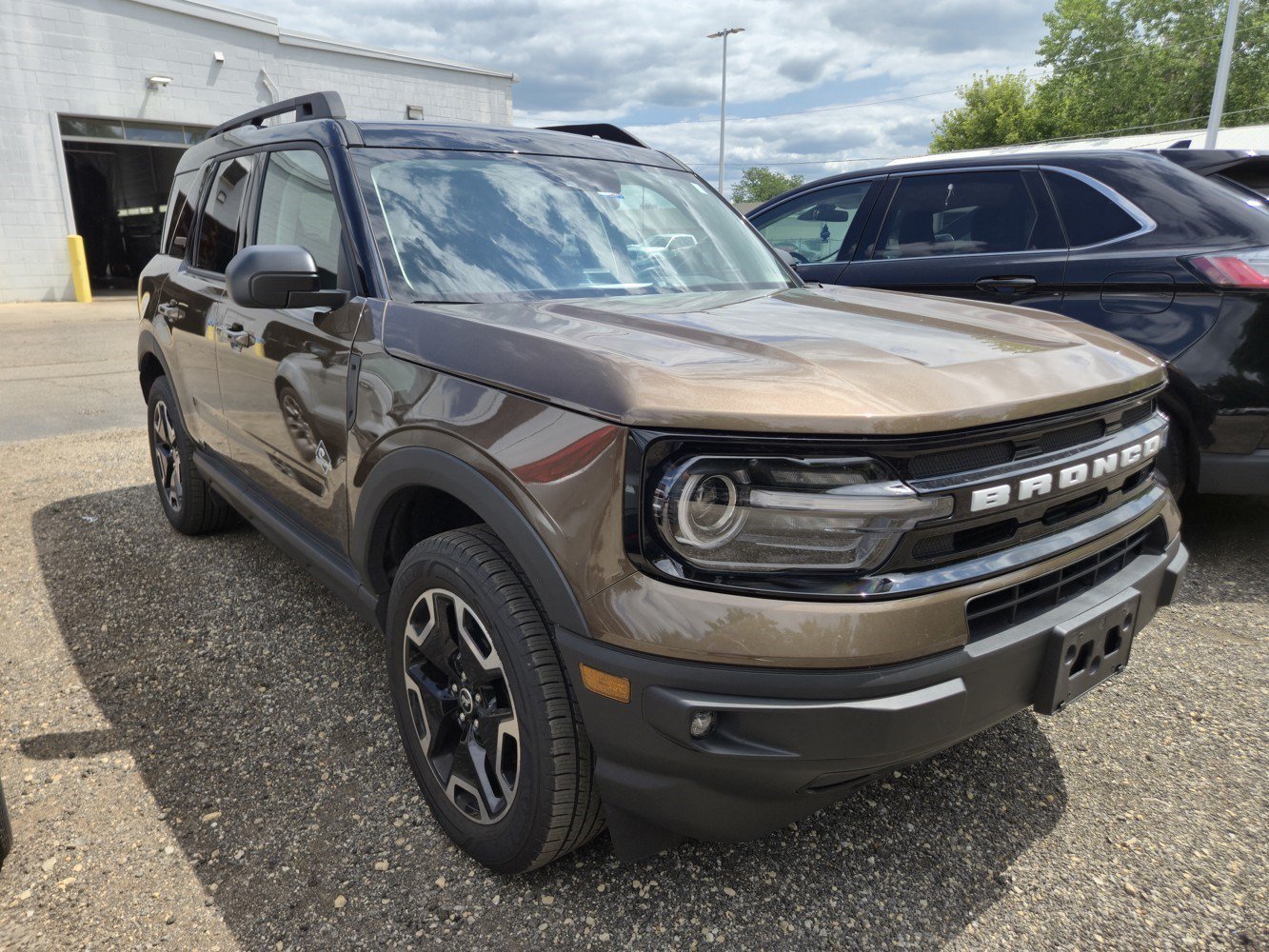 Used 2022 Brown Ford Outer Banks image 1
