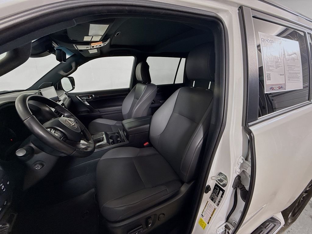 Used 2022 Starfire Pearl Lexus Base image 20