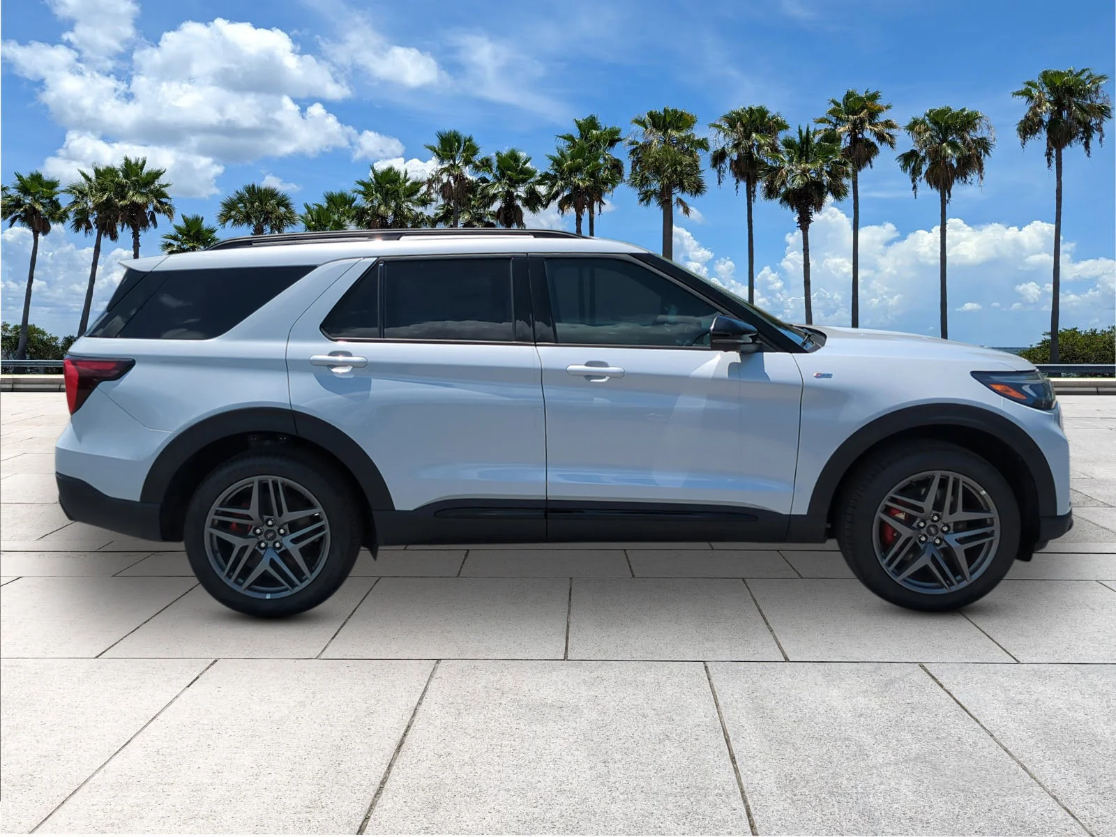 New 2026 Space White Metallic Ford ST-Line image 8