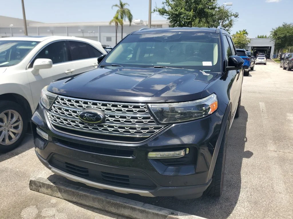 Used 2020 Black Ford Limited image 3