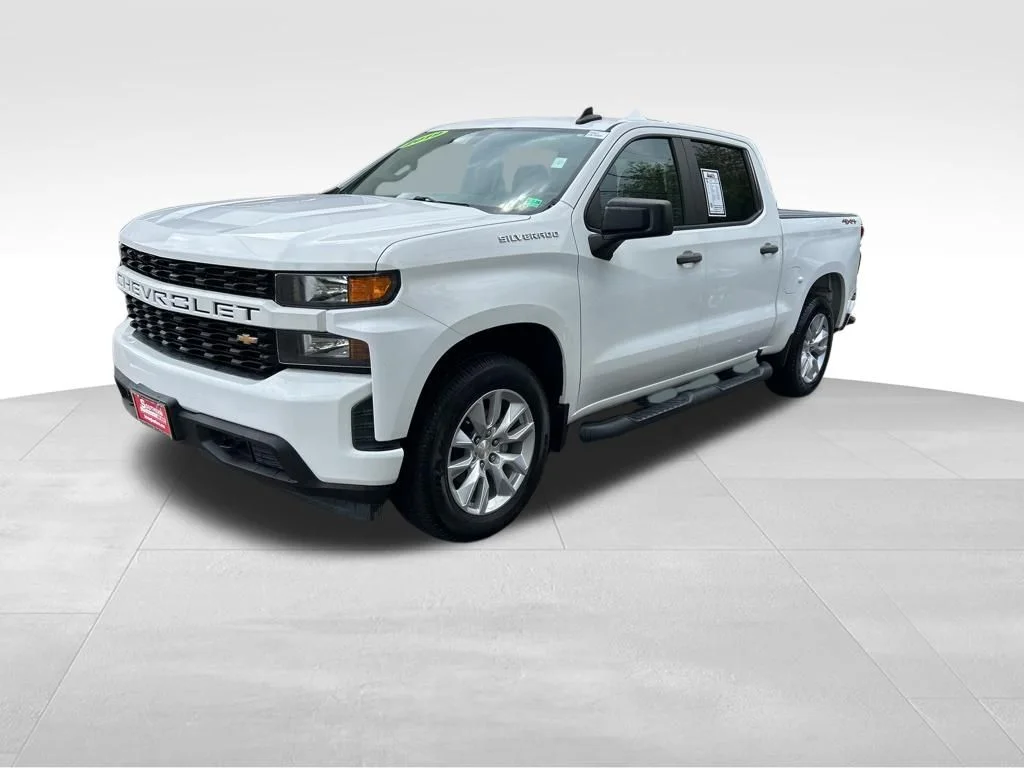 Used 2019 White Chevrolet Custom image 3