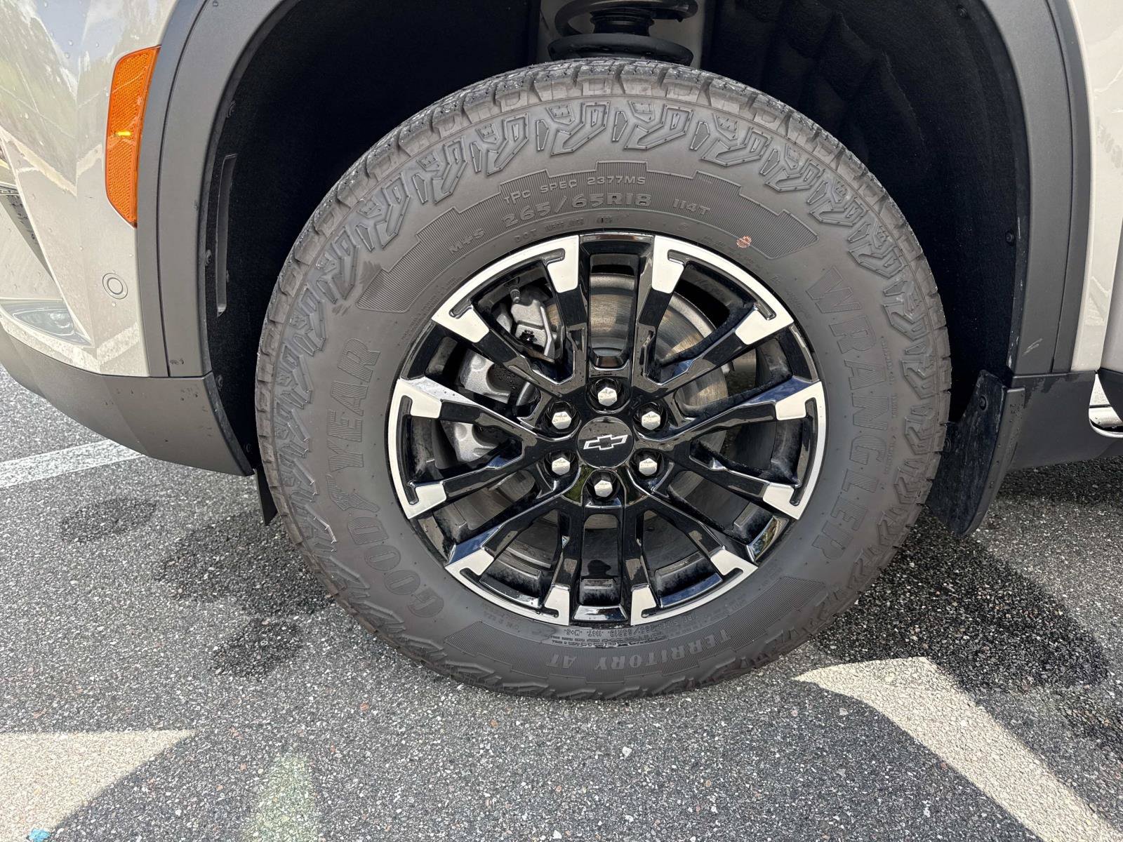 Used 2026 Sandstone Gray Chevrolet Z71 image 33