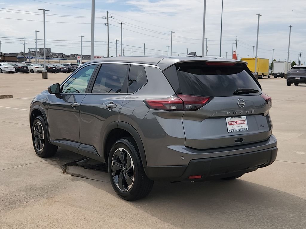 Used 2025 Gray Nissan SV AWD image 7