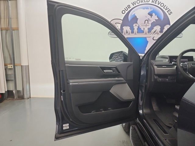 2025 GMC Sierra EV Denali - Photo 10