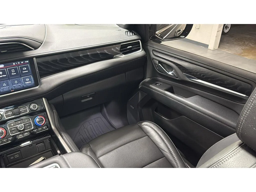Used 2023 Onyx Black GMC Denali image 39