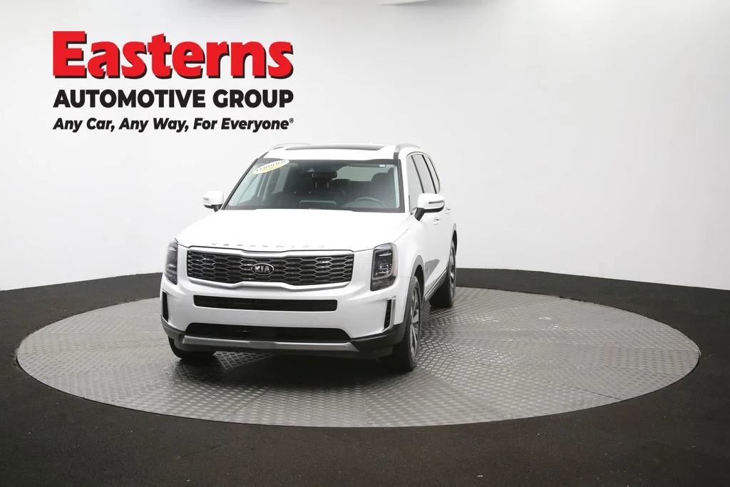 Used 2020 White Kia S image 57