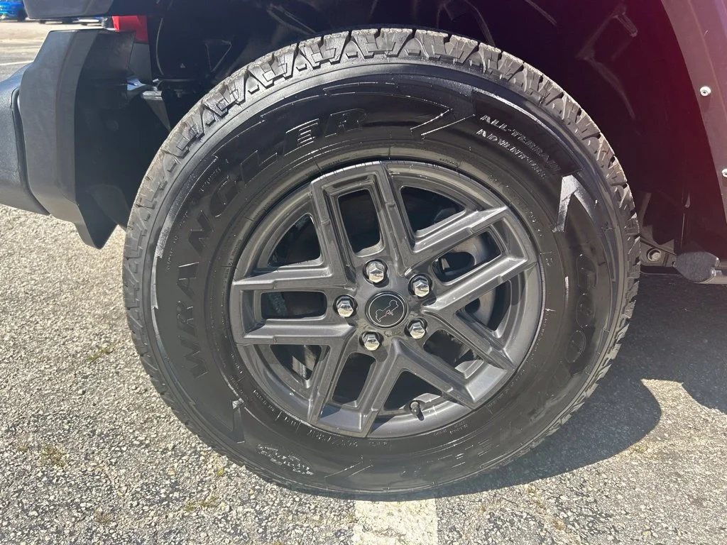 Used 2024 Red Jeep Sport S image 18