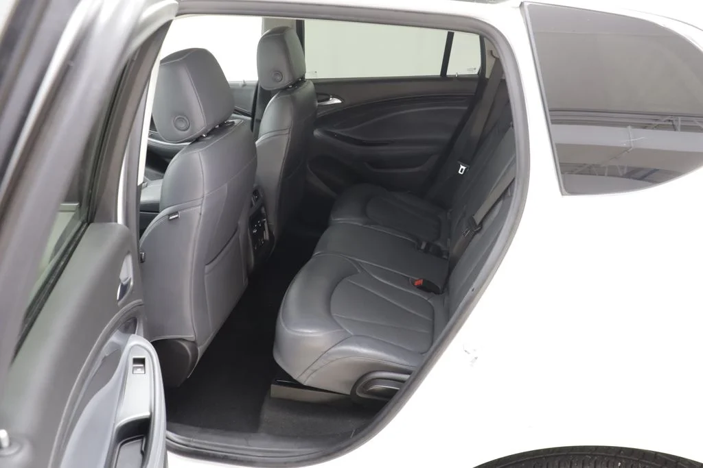 Used 2020 Summit White Buick Essence image 15
