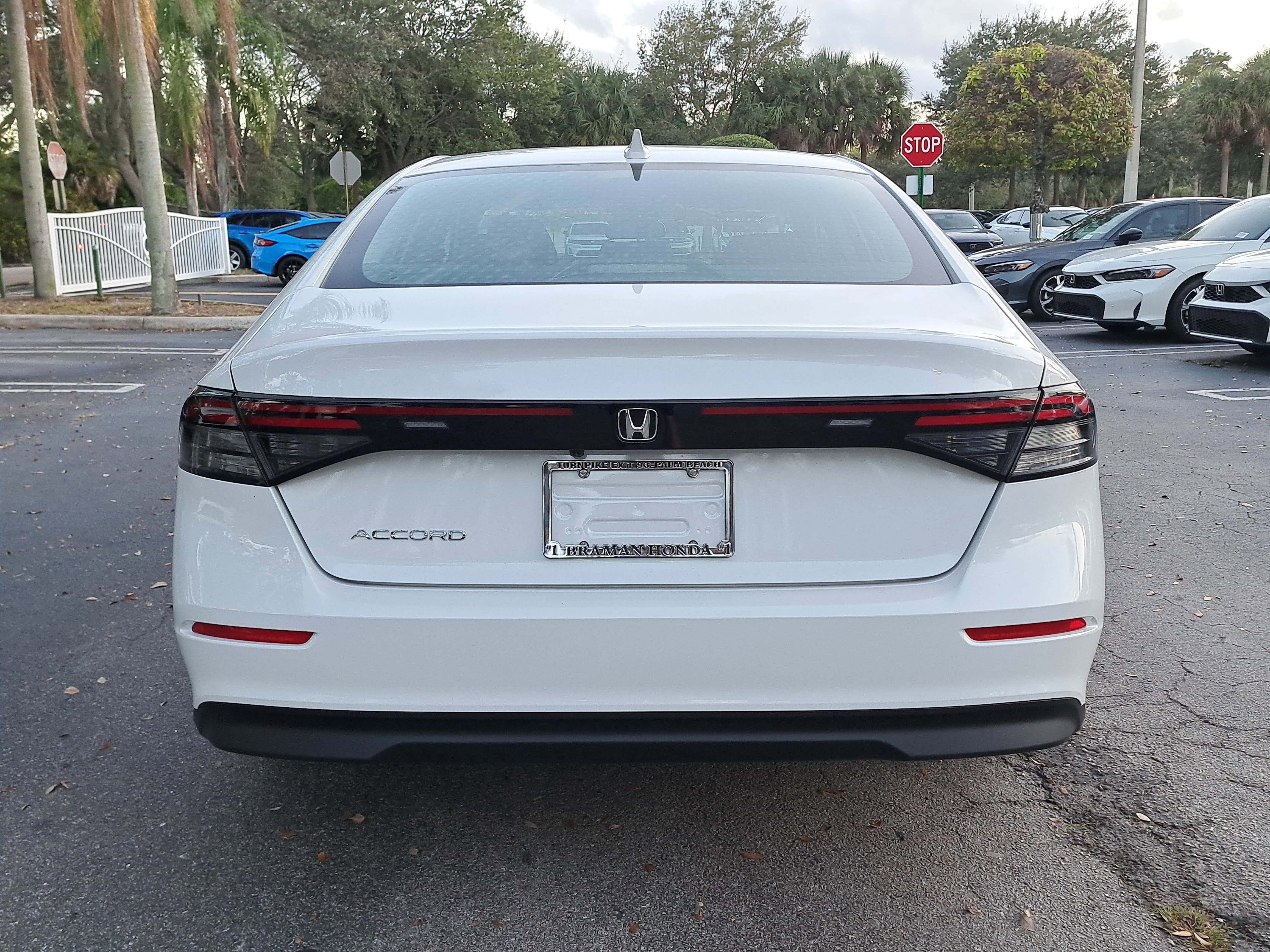 New 2026 Platinum White Pearl Honda LX image 5
