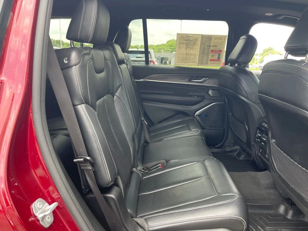 Certified Used 2022 Velvet Red Pearlcoat Jeep Overland image 33