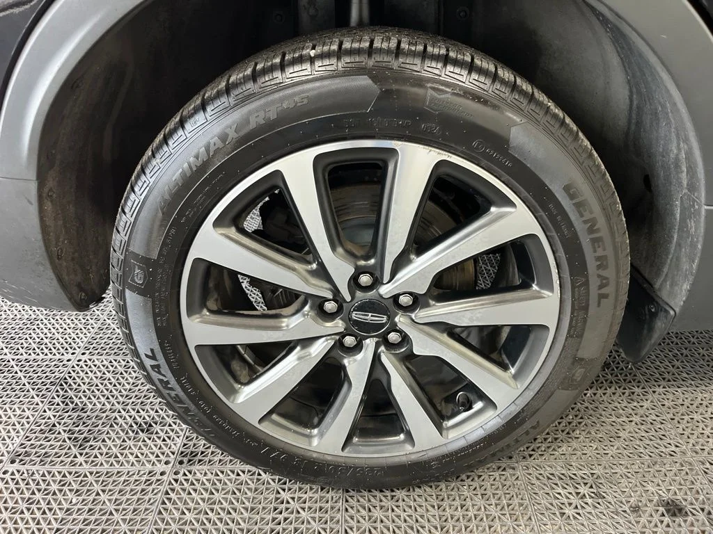 Used 2019 Black Lincoln Reserve image 26