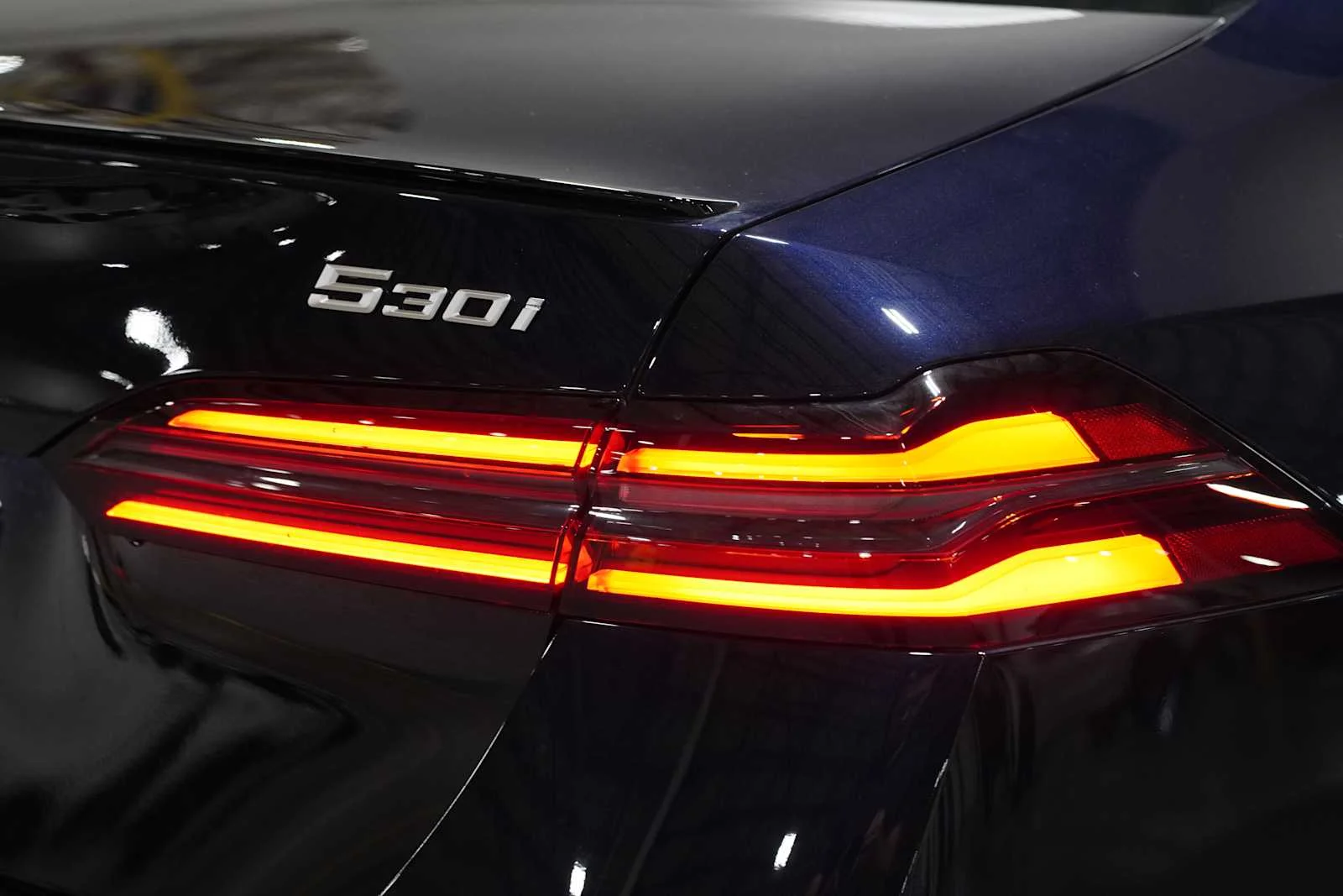 New 2027 Carbon Black Metallic BMW 530i xDrive image 8