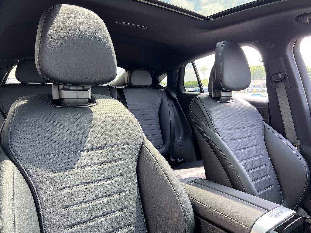 New 2026 Polar White Mercedes-Benz GLC 300 image 64