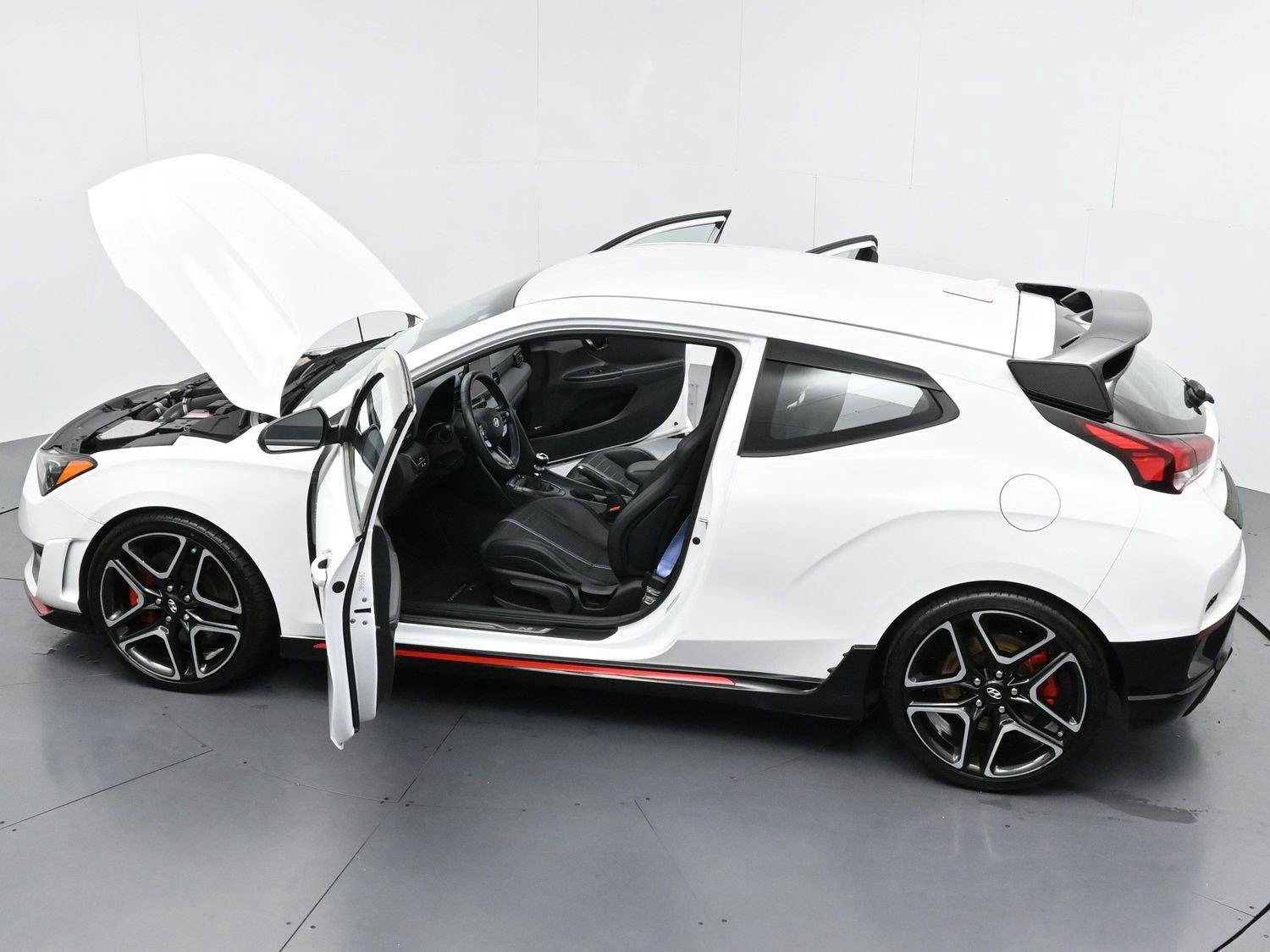 Used 2022 Lunar White Hyundai Base image 38