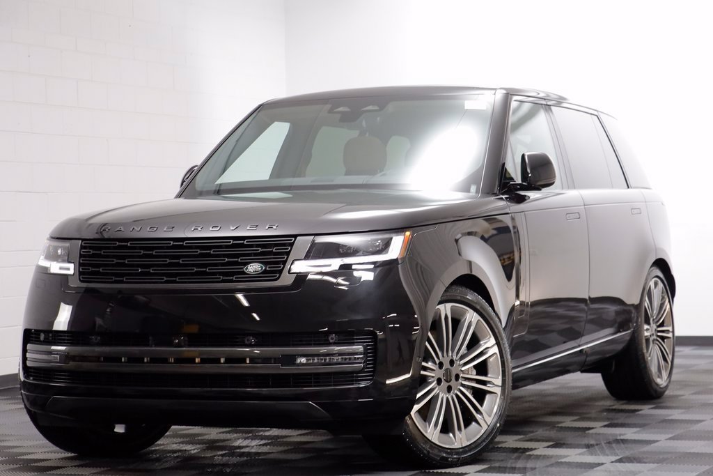 New 2026 Santorini Black LAND ROVER SE LWB 7-Seats / V8 image 1