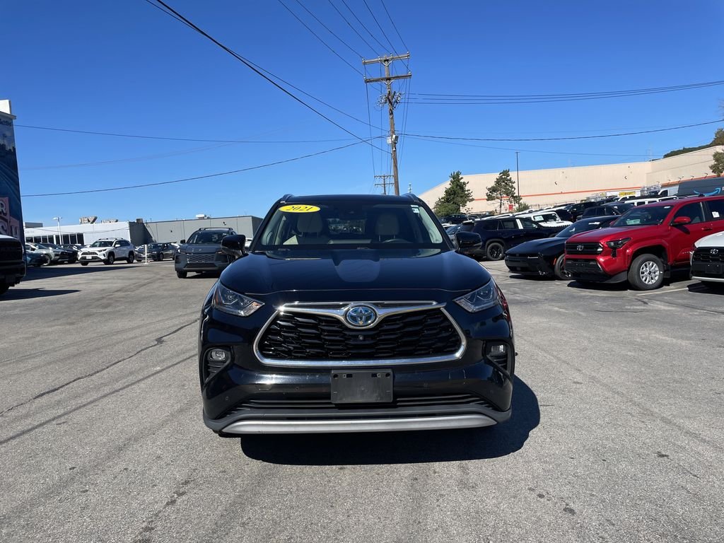 Used 2021 Black Toyota Platinum image 5