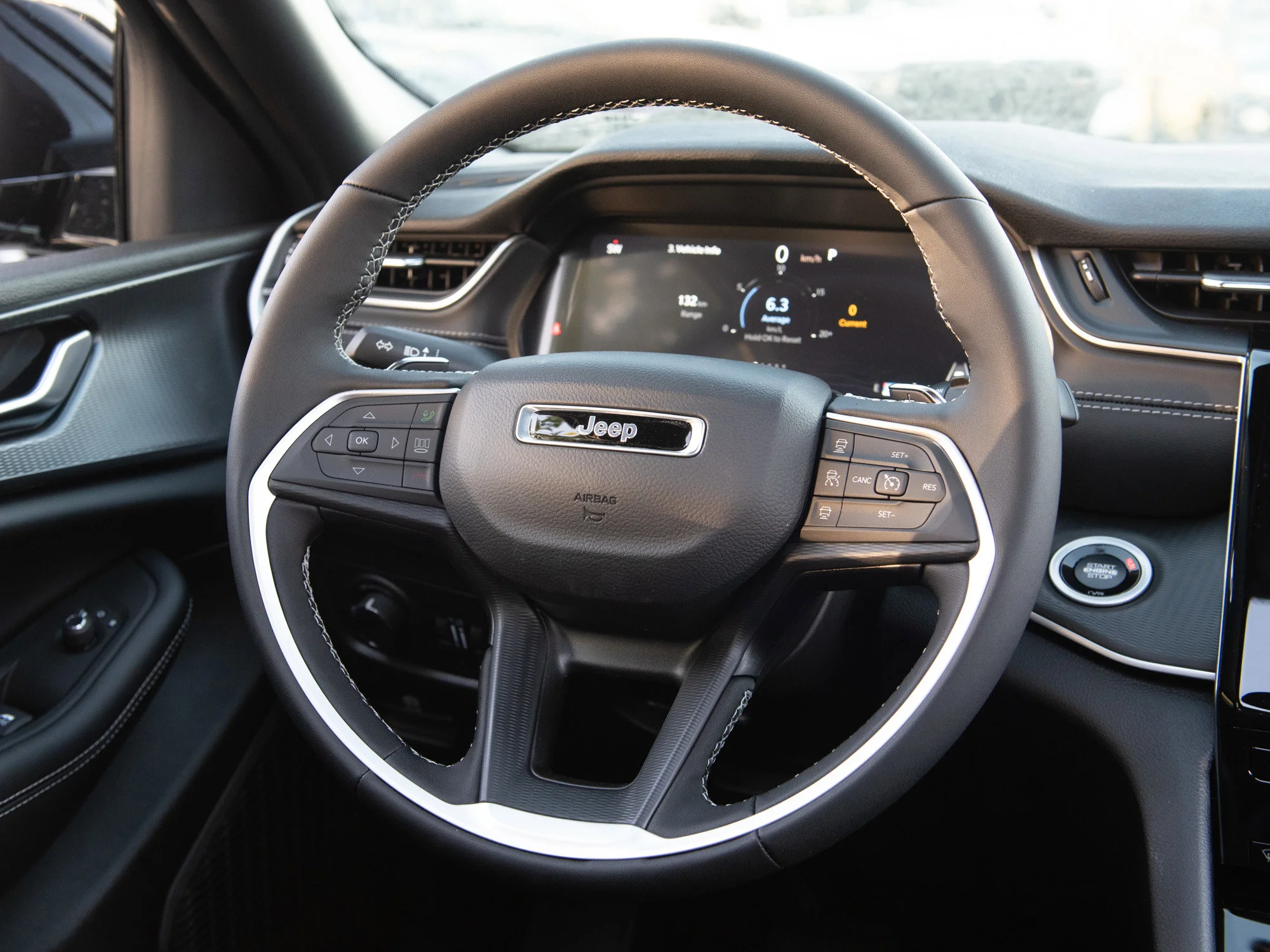 New 2025 Black Jeep Altitude* 4x4, Sunroof, Heated Leather, Remote Start, Wireless Charging Pad image 10