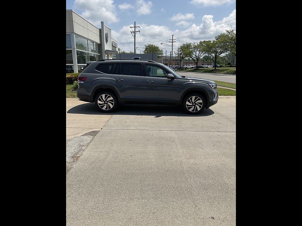 New 2026 Pure Gray Volkswagen SE 4Motion image 3
