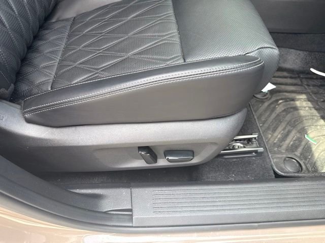 Used 2024 Black Nissan Platinum image 14