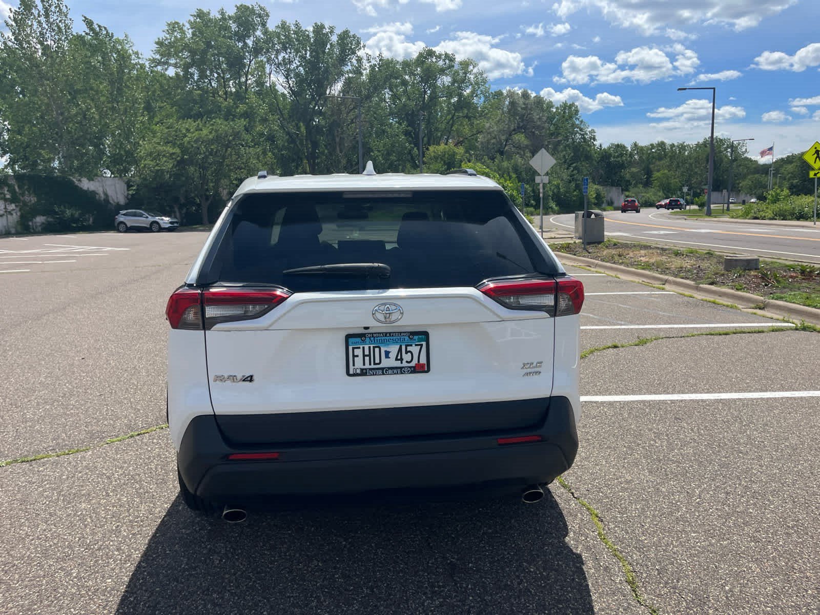 Used 2021 Super White Toyota XLE image 4