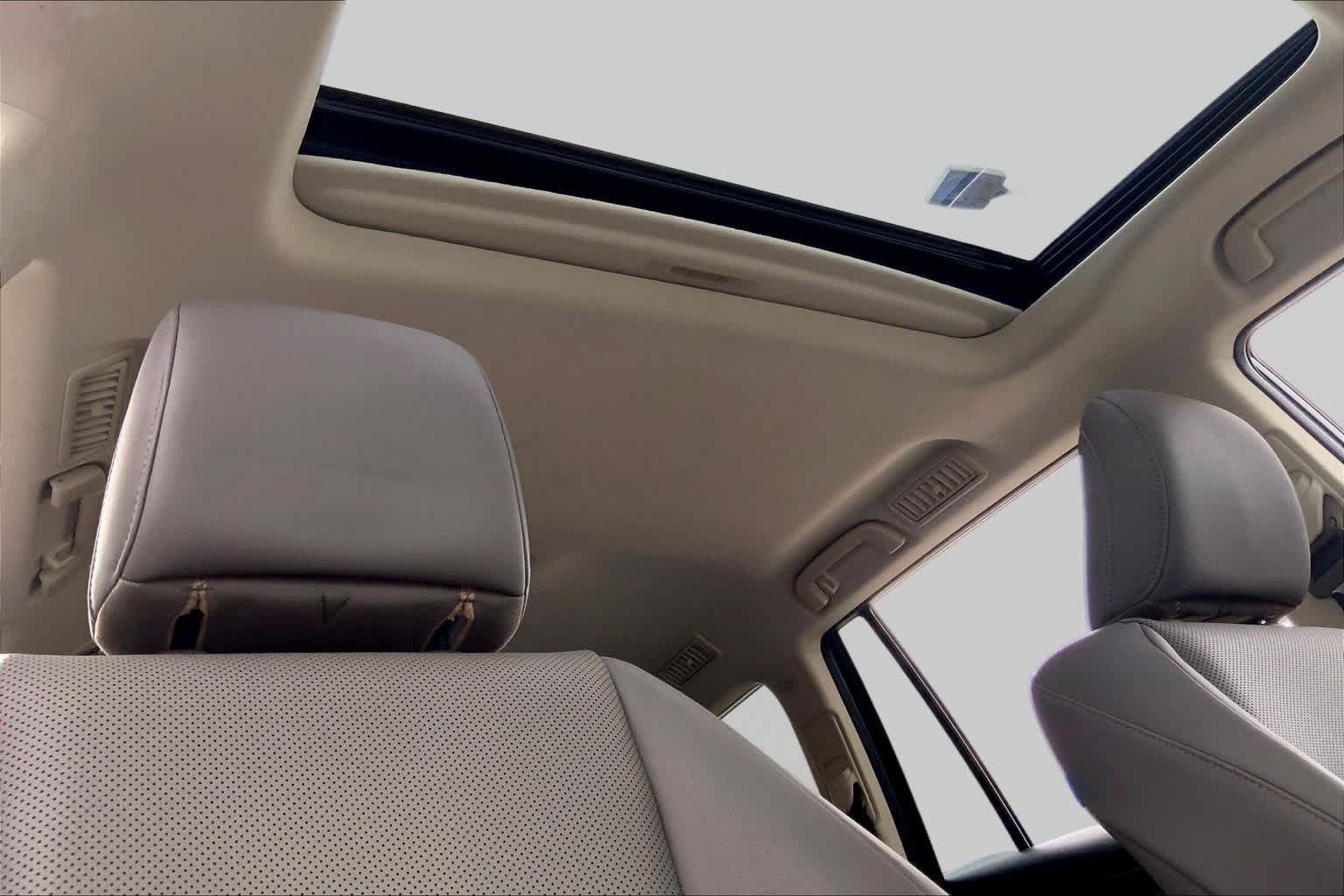 Used 2021 Starfire Pearl Lexus Premium image 14