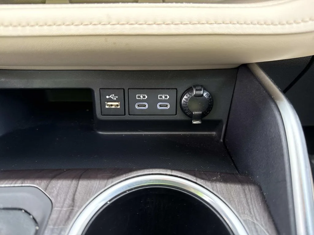 Used 2024  Toyota Limited image 34