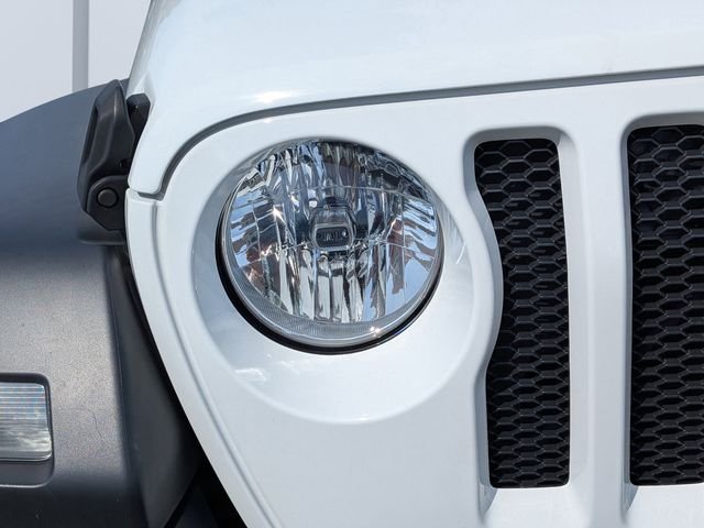 Used 2022 White Jeep Unlimited Sport S image 9
