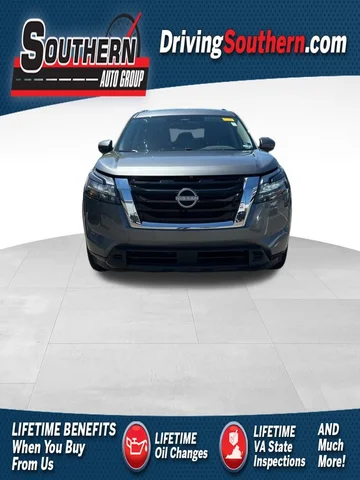 2025 Nissan Pathfinder SV