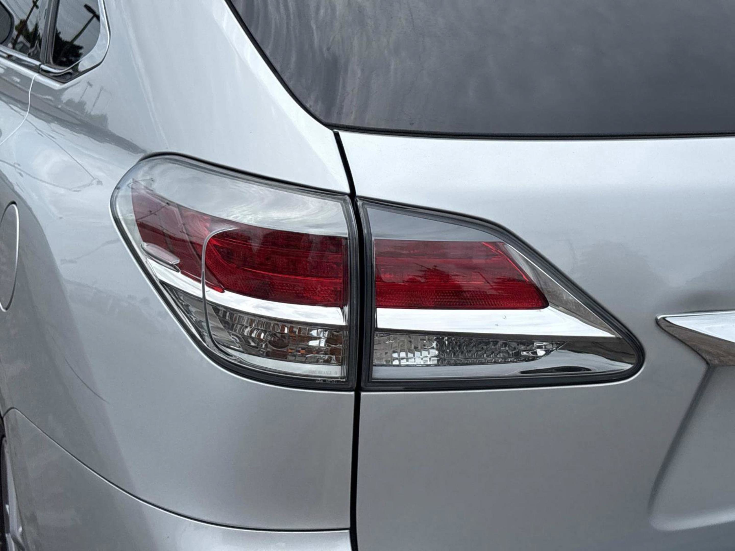 Used 2015 Silver Lexus 350 image 36