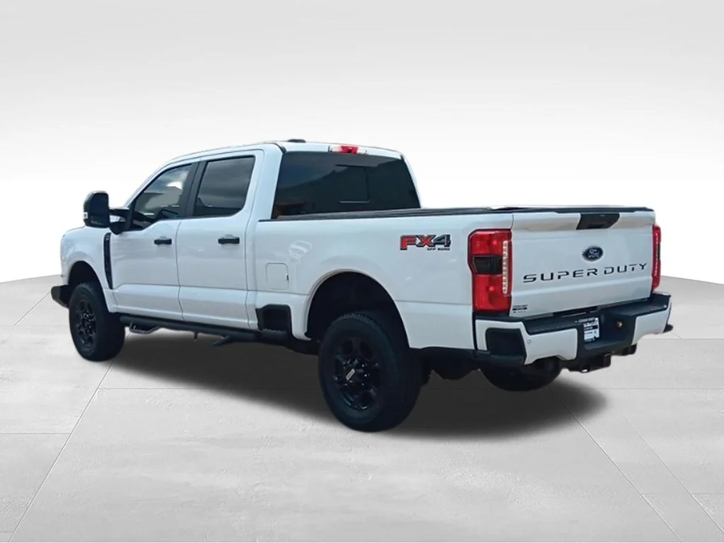 Used 2024 Oxford White Ford XL image 4