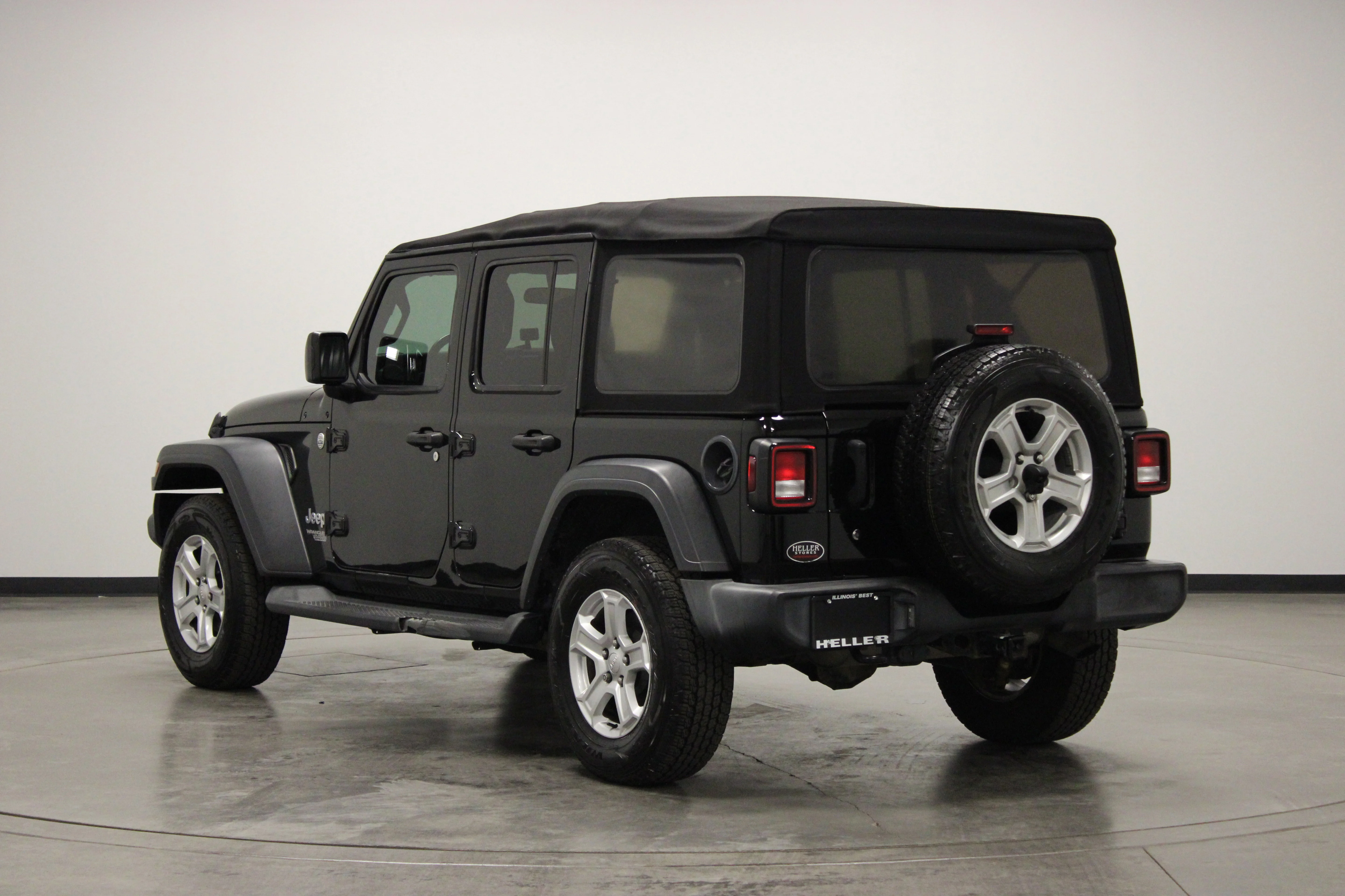 Used 2018 Black Clearcoat Jeep Sport image 6