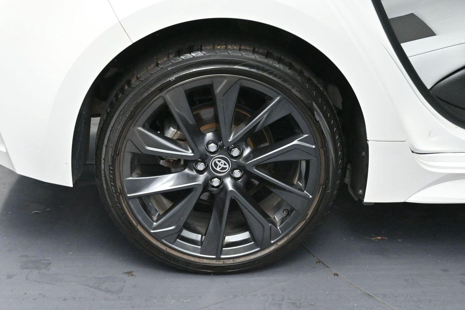 Used 2024 Ice Cap Toyota XSE image 31
