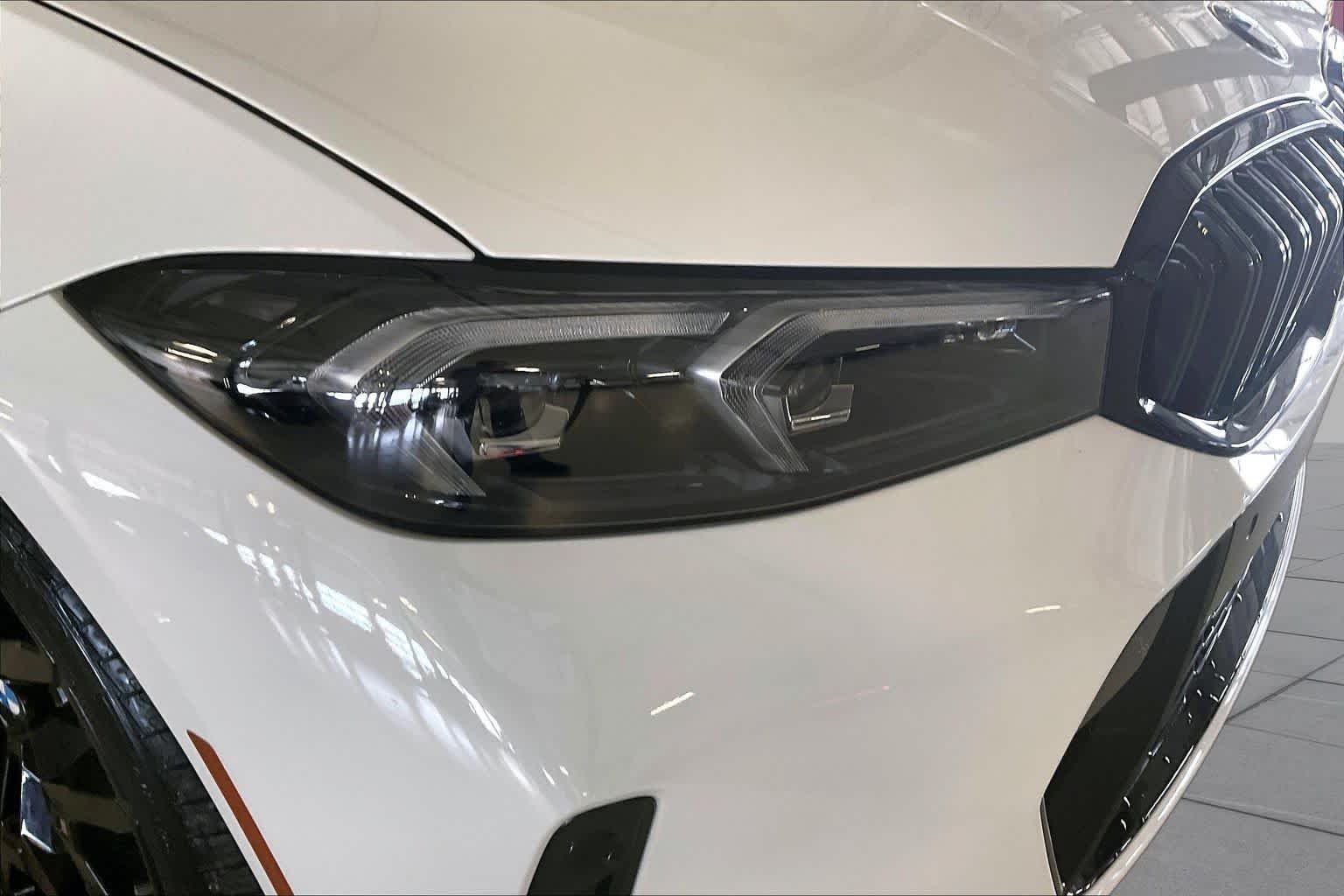New 2026 Alpine White BMW 330i NA image 13