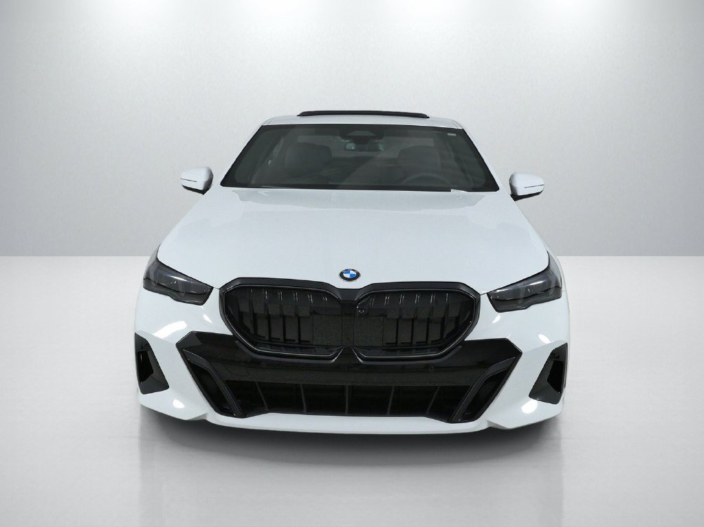 New 2027 Alpine White BMW 530i xDrive image 2
