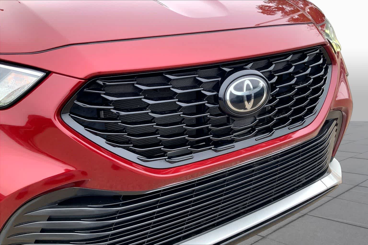 Used 2022 Ruby Flare Pearl Toyota XSE image 37