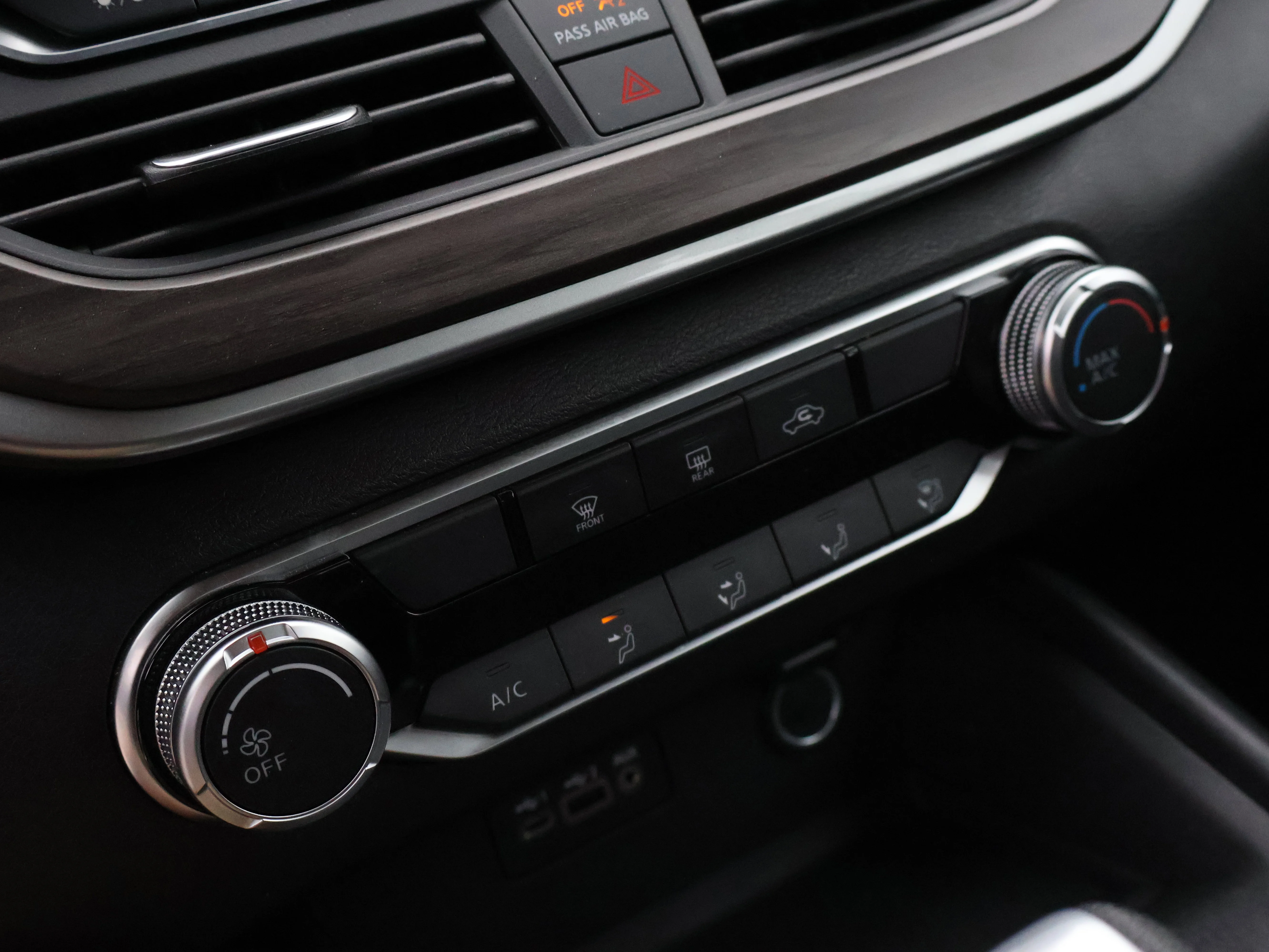 Used 2025 Gun Metallic Nissan SV image 26