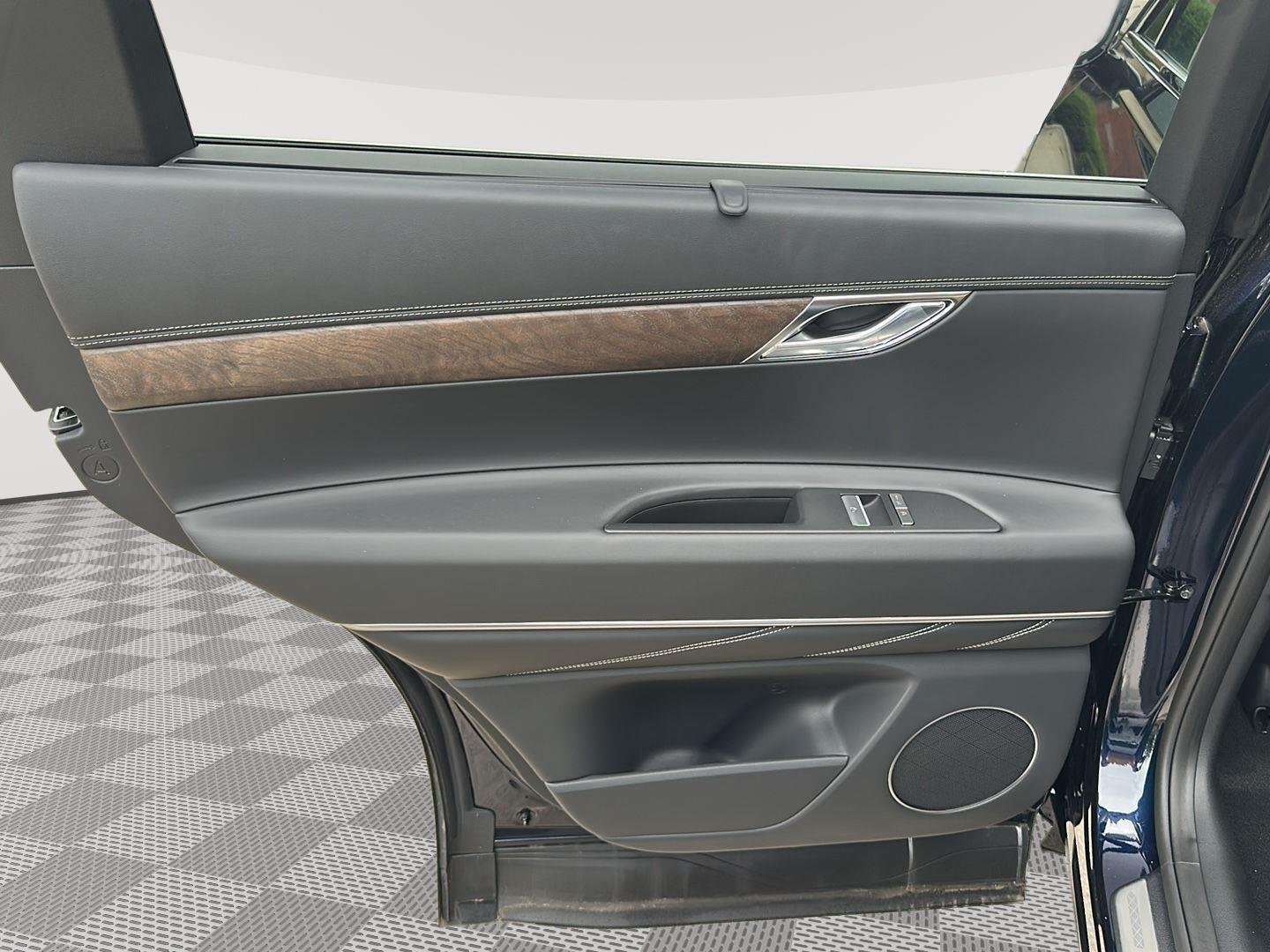 New 2026 Capri Blue Genesis 2.5T Select image 21