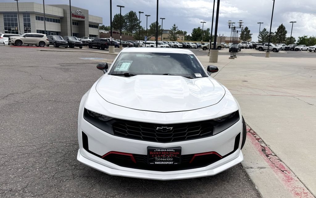 Used 2021 White Chevrolet 1LT image 3