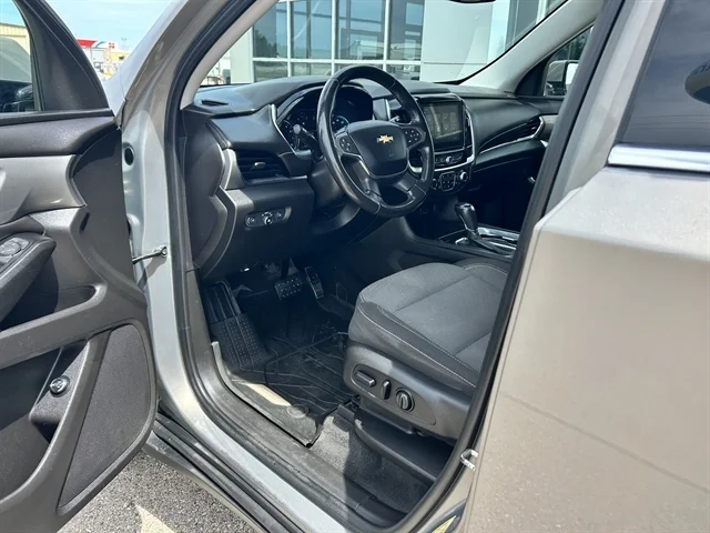 Used 2018 Brown CHEVROLET LT Cloth image 21