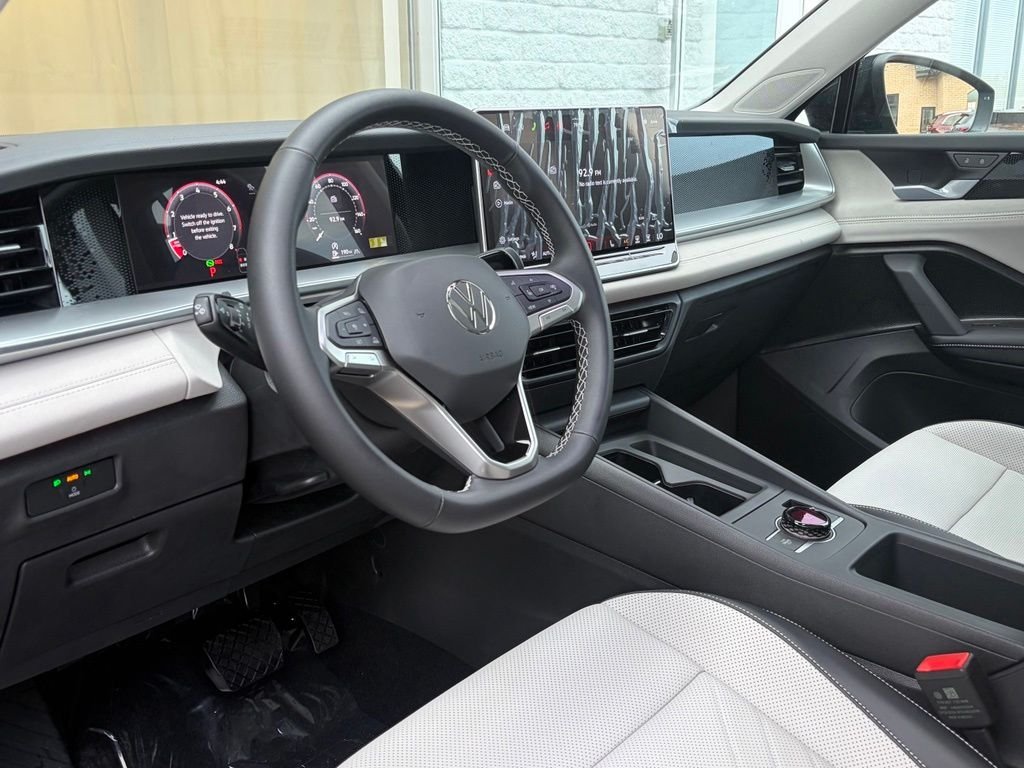 New 2026 Deep Black Pearl Volkswagen 2.0T SE image 10