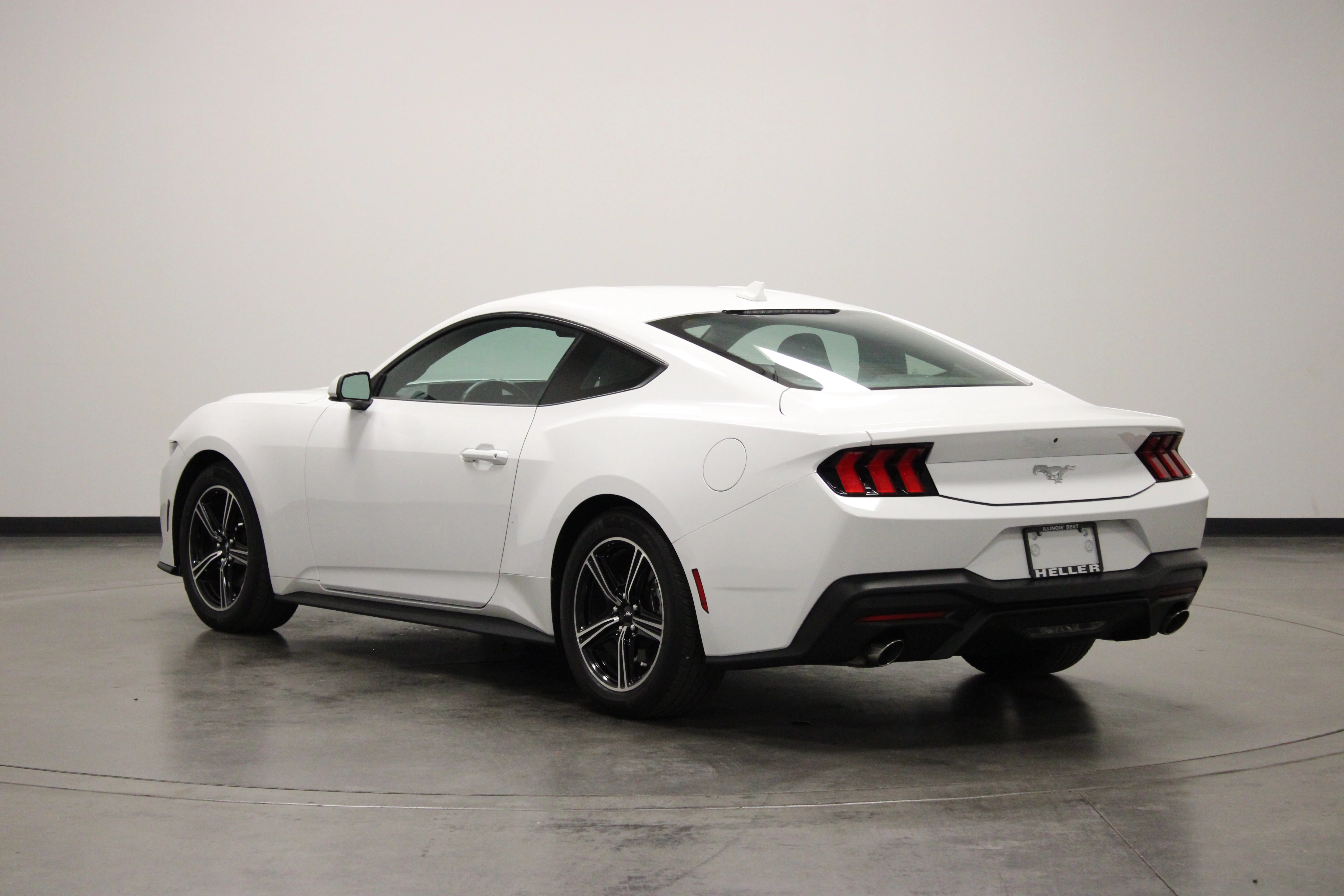 Used 2024 Oxford White Ford EcoBoost image 6