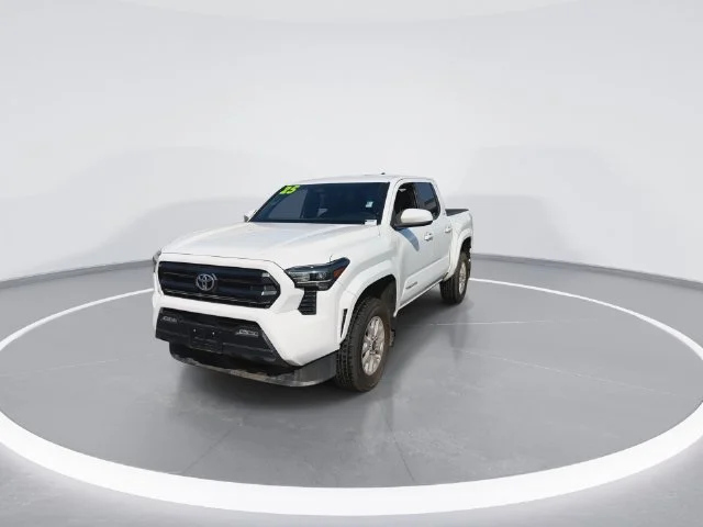 Used 2025 White Toyota SR5 image 4