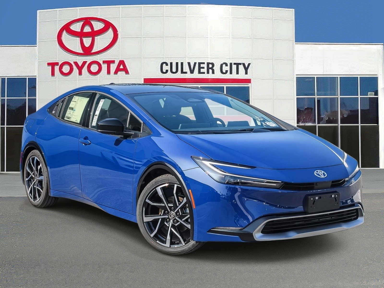 2026 Toyota Prius XSE Premium's photo