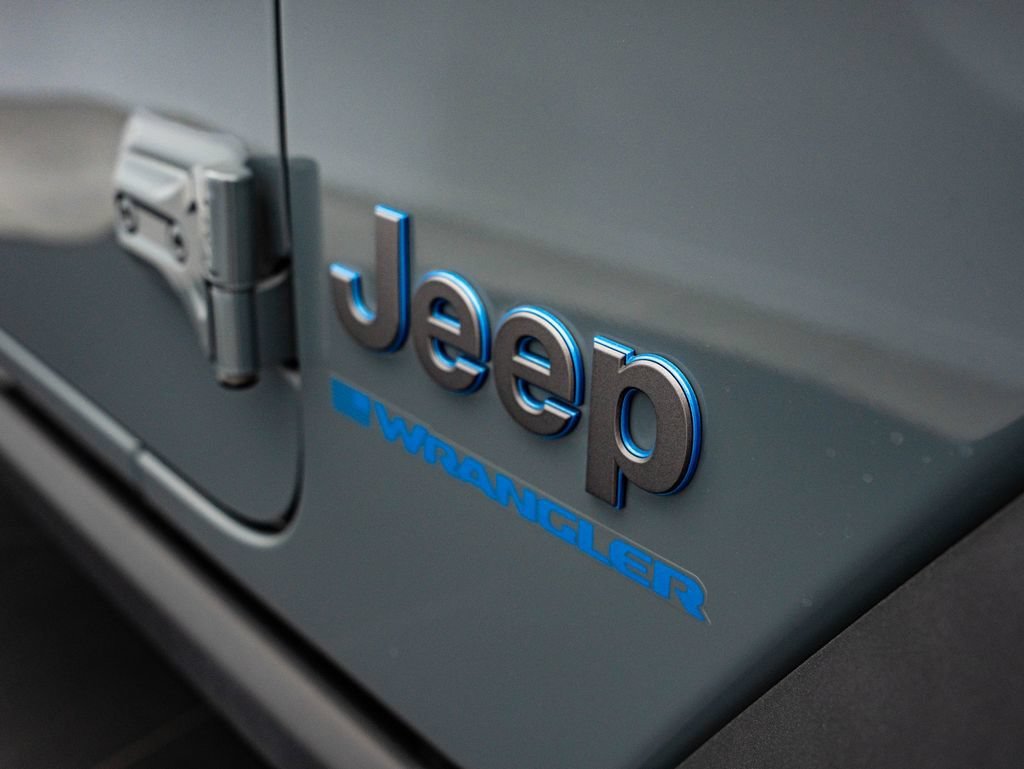 Used 2025 Anvil Clear Coat Jeep Willys 4xe image 17