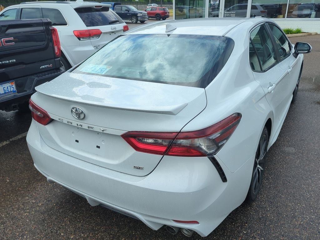 Used 2023 Ice Toyota SE image 5