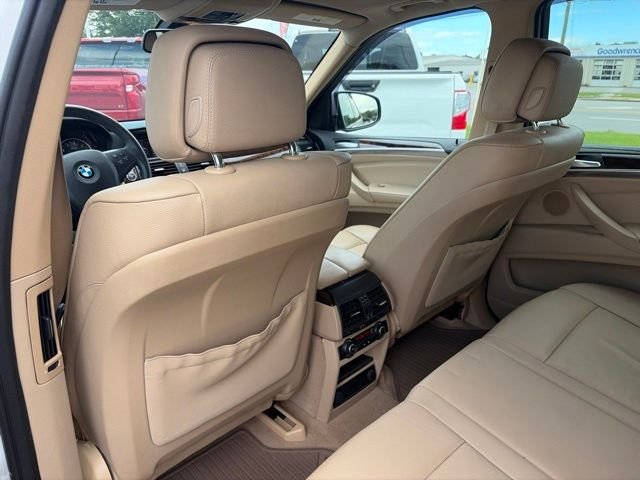 Used 2011 White BMW xDrive35i image 22