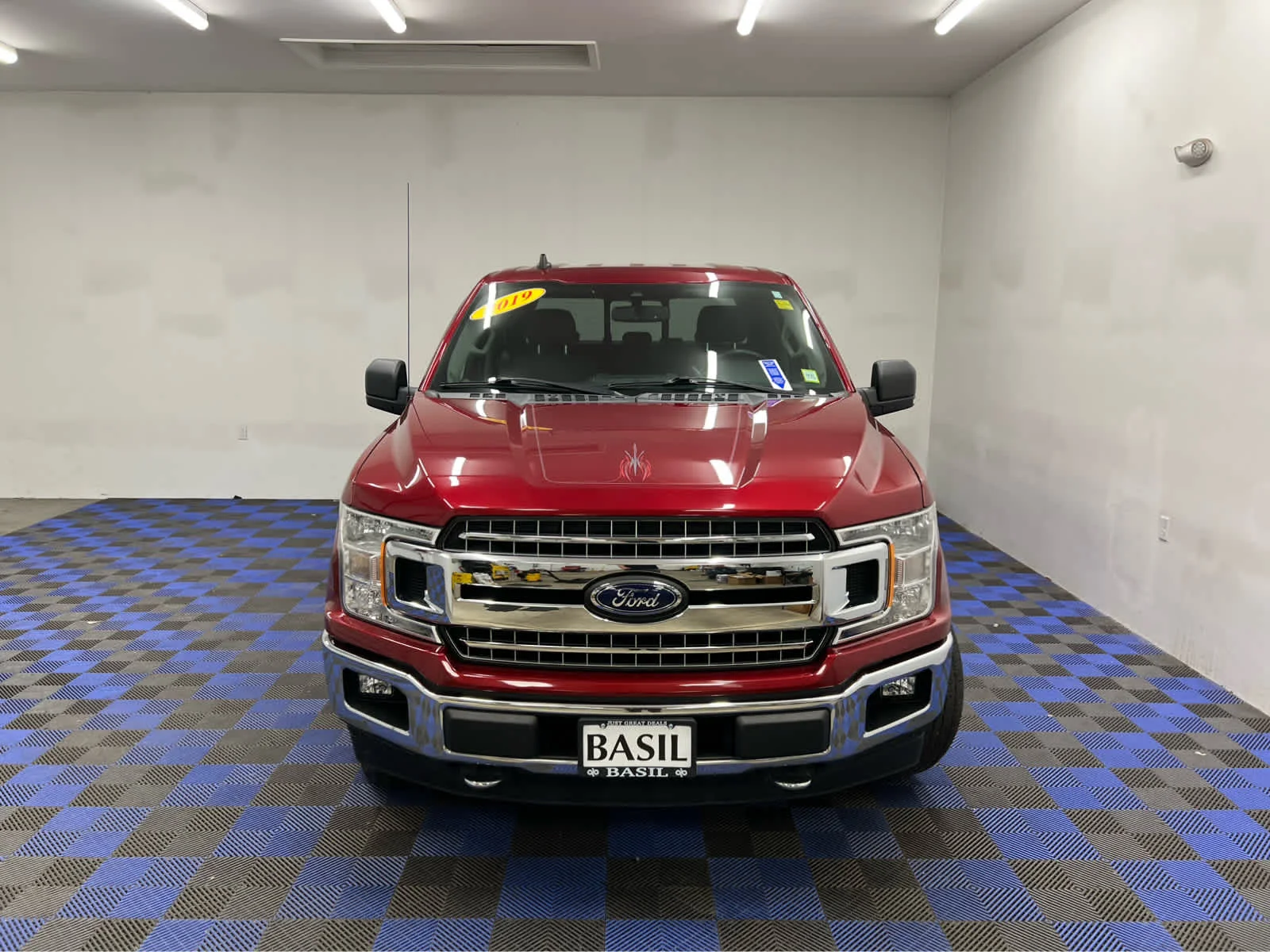 Used 2019 Ruby Red Metallic Tinted Clearcoat Ford XLT image 9