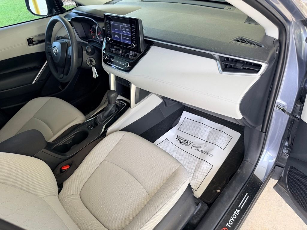 Used 2022 Blue Toyota L image 28